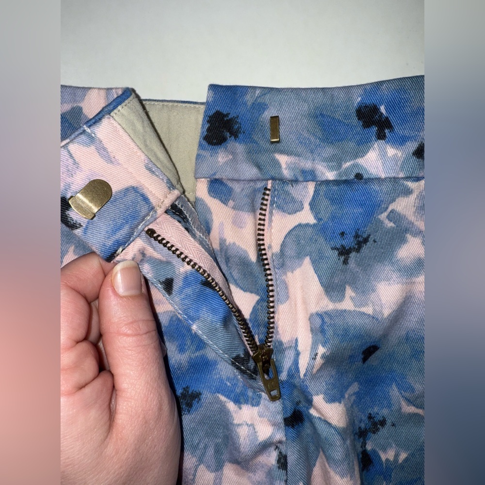 J. Crew Watercolor Floral Chino Shorts Size 2 Pink Blue 100% Cotton Preppy - Picture 11 of 12